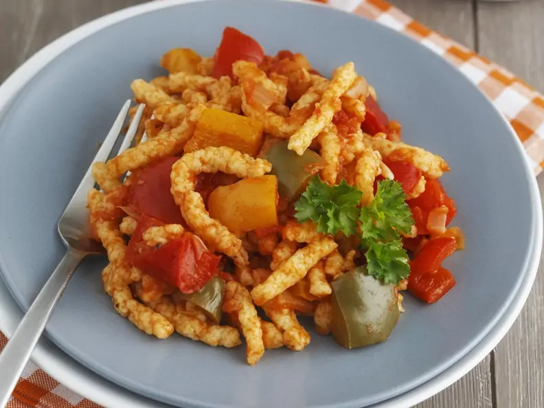 Spätzle mit Paprikagemüse (Letscho)