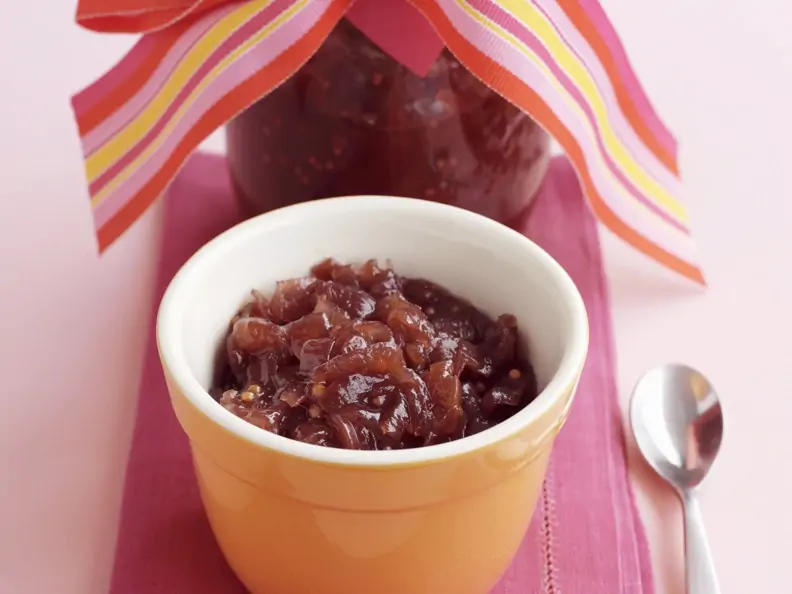 Relish mit roten Zwiebeln und Balsamico