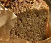 Vollkornbrot mit Haferflocken