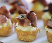 Würstchen mit Kartoffelpüree (Bangers und Mash)