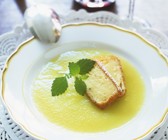 Apfelsuppe mit Pudding-Sticks