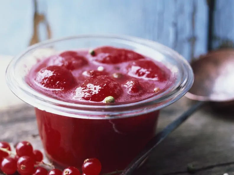 Johannisbeer-Erdbeer-Marmelade mit Pfeffer