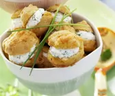 Pikante Windbeutel mit Kräuterfrischkäse