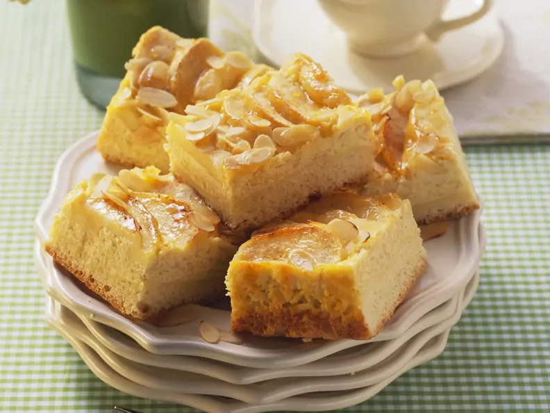Apfel-Quark-Kuchen mit Mandeln