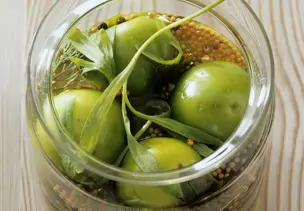 Eingemachte grüne Tomaten