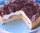 Herbstliche Biskuittorte mit Birnen