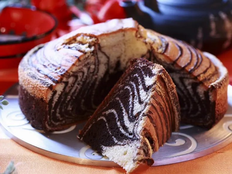 Marmorkuchen mit Zebra-Muster