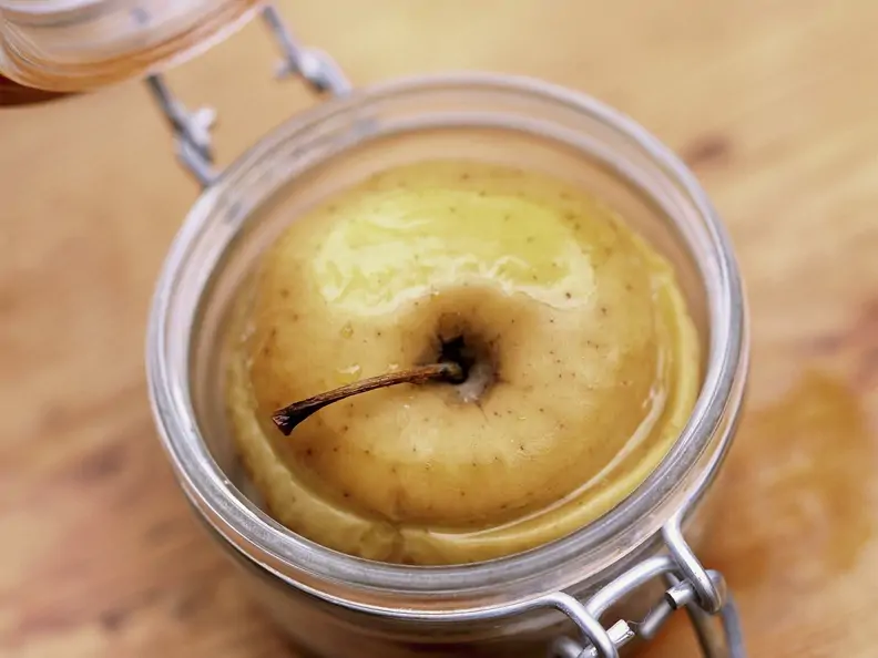 Gebackener Apfel mit Vanille und Estragon