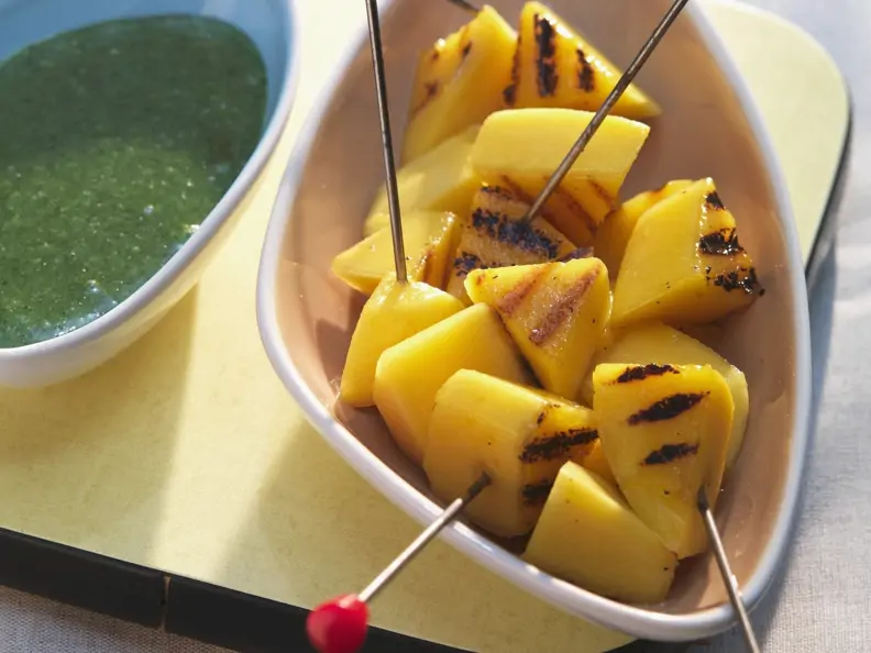 Mango vom Grill mit Minzsoße