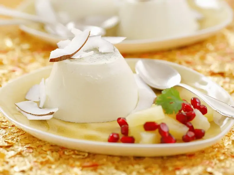 Panna cotta mit exotischen Obst