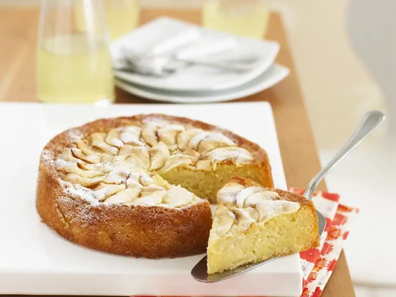Mandelkuchen mit Äpfeln