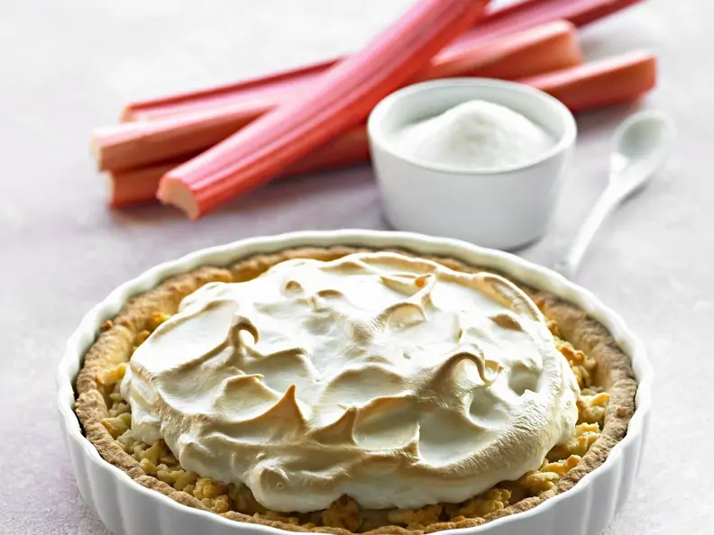 Rhabarberkuchen mit Baiser