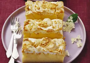 Apfelkuchen mit Erdnuss-Baiser-Topping