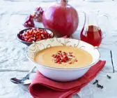 Granatapfelsuppe mit Nelken