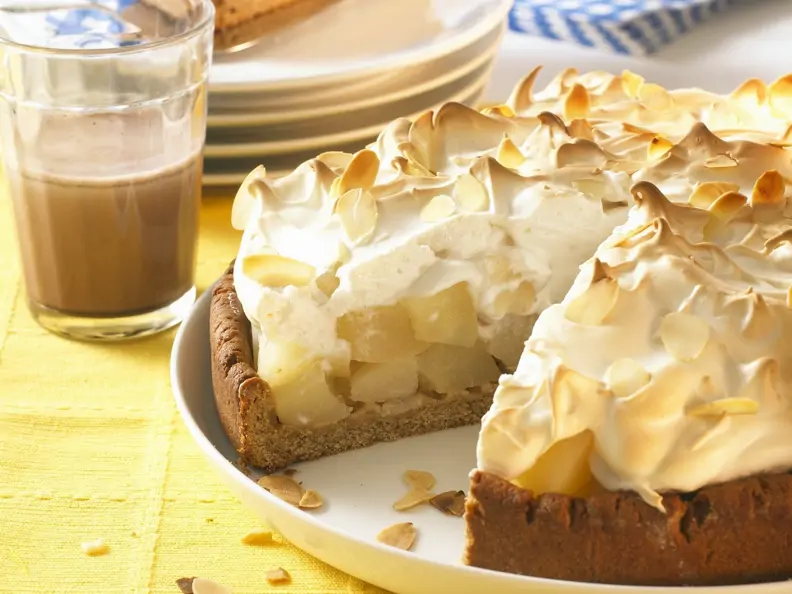 Birnenkuchen mit Baiserhaube