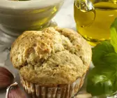 Parmesanmuffin mit Pesto