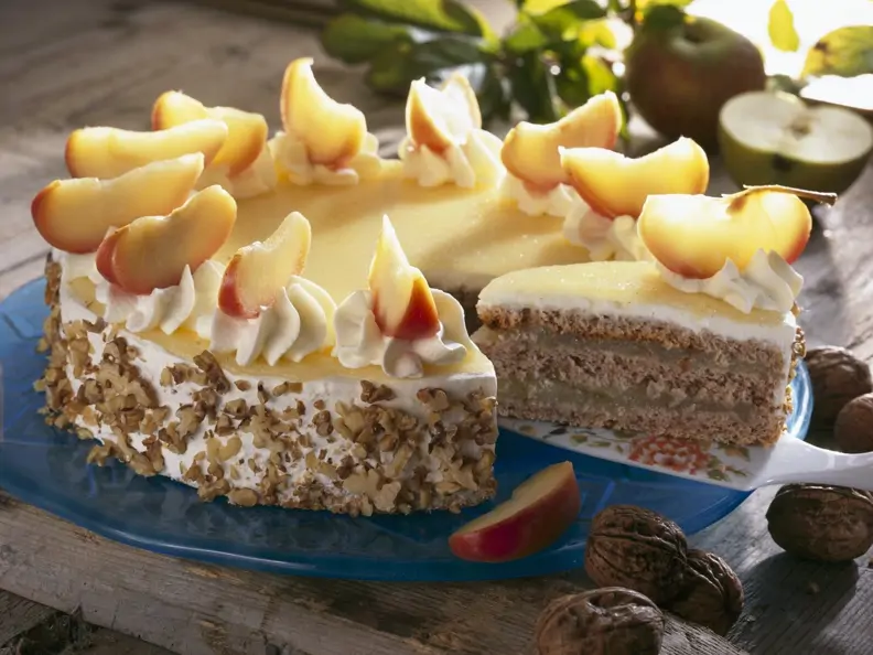 Apfel-Walnuss-Torte