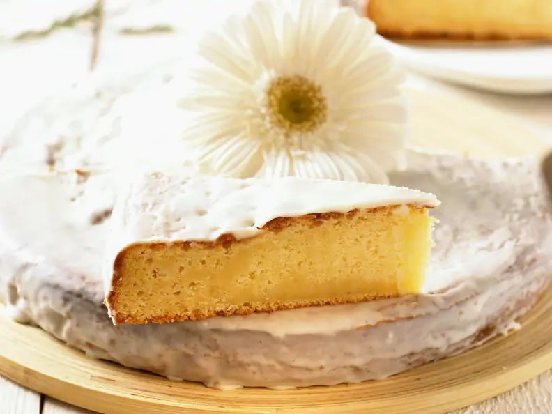 Marzipankuchen mit Zuckerguss