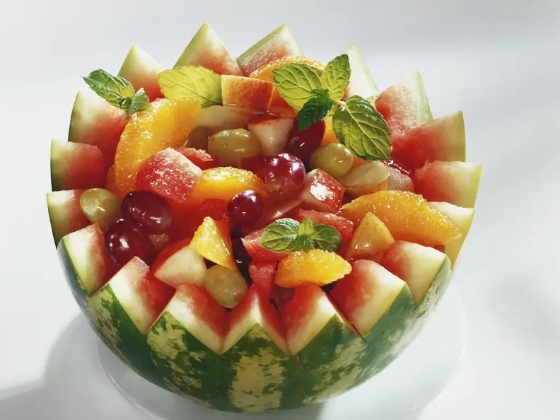 Fruchtsalat in der Melone