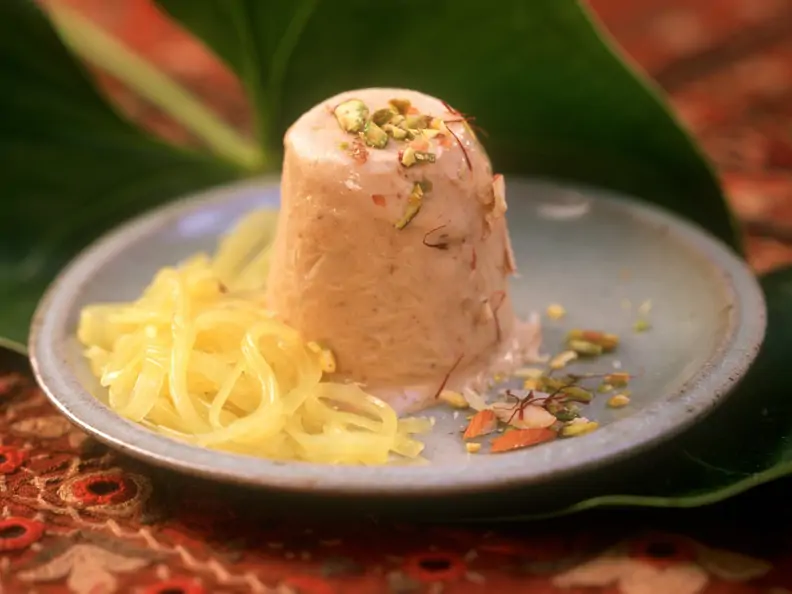 Mandeleis auf indische Art (Kulfi)