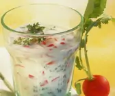 Buttermilch-Kresse-Shake mit Radieschen