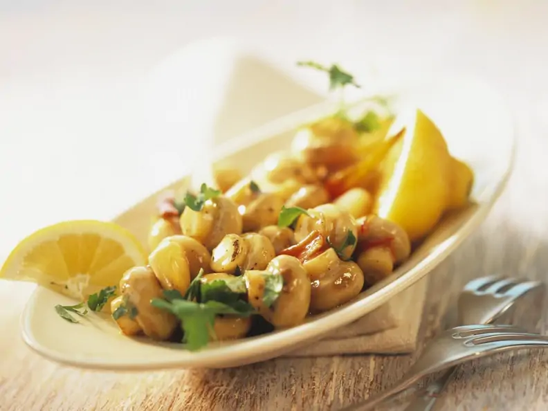 Sherry-Champignons mit Petersilie