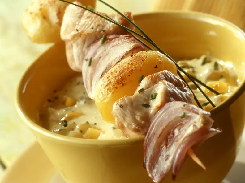 Puten-Kartoffel-Spieß mit Mangocreme