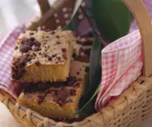 Streuselkuchen mit Haselnüssen