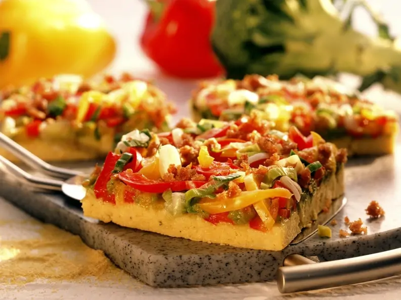 Polenta-Paprika-Pizza