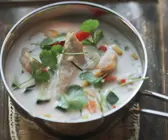 Hähnchen-Kokos-Suppe mit Koriander