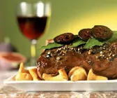 Hirschbraten mit Pfifferlingen