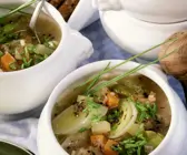 Brot-Gemüse-Suppe mit Speck