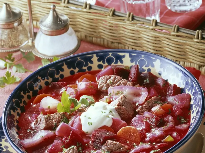 Rote-Bete-Suppe (Borschtsch)