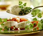 Quarknockerl mit Tomatensoße
