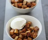 Gebratener Kürbis mit Vanilleeis