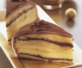 Weihnachtliche Torte mit Marzipan