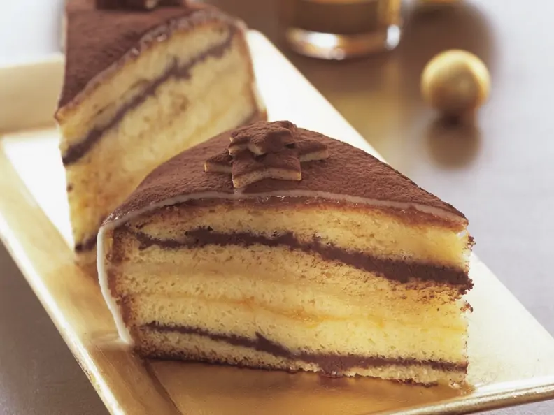 Weihnachtliche Torte mit Marzipan
