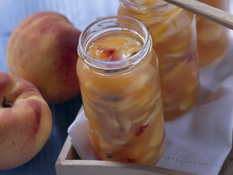 Pfirsich-Mandel-Marmelade mit Amaretto