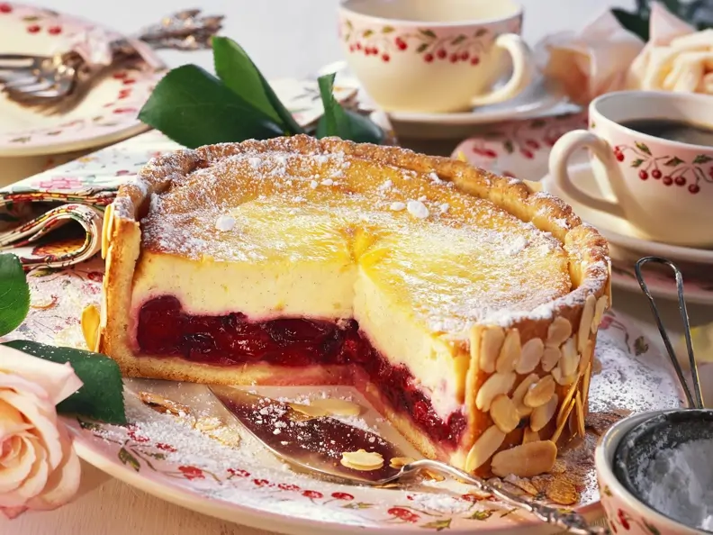 Käse-Kirsch-Torte