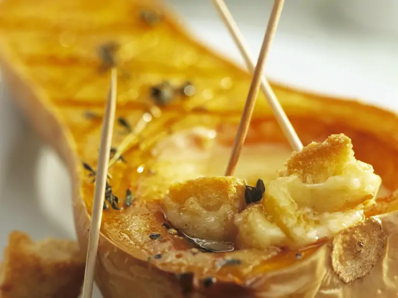 Käsefondue im Kürbis
