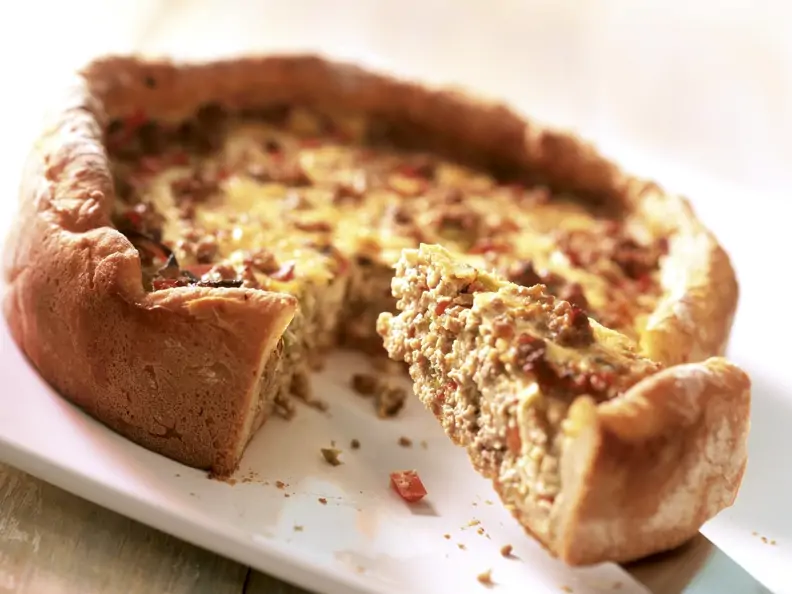Kartoffelquiche mit scharfem Hackfleisch