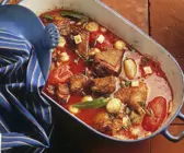 Gänsefleisch mit Tomatensoße