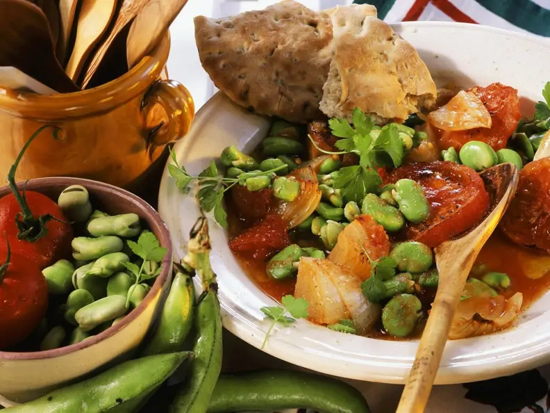 Saubohnen-Tomaten-Gemüse
