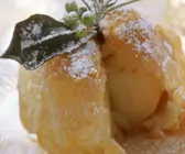 Bratapfel mit Vanille in Blätterteighülle