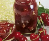 Kirsch-Holunderblüten-Marmelade
