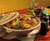 Kreolischer Eintopf mit Hähnchen, Mais, Bohnen und Banane (Gumbo)
