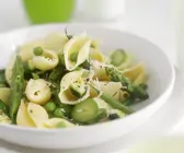 Pasta mit Erbsen und grünem Spargel