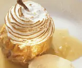 Bratapfel mit Baiser und Vanillecreme