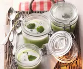 Erbsensuppe mit frischen Erbsen