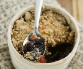 Brombeer-Crumble